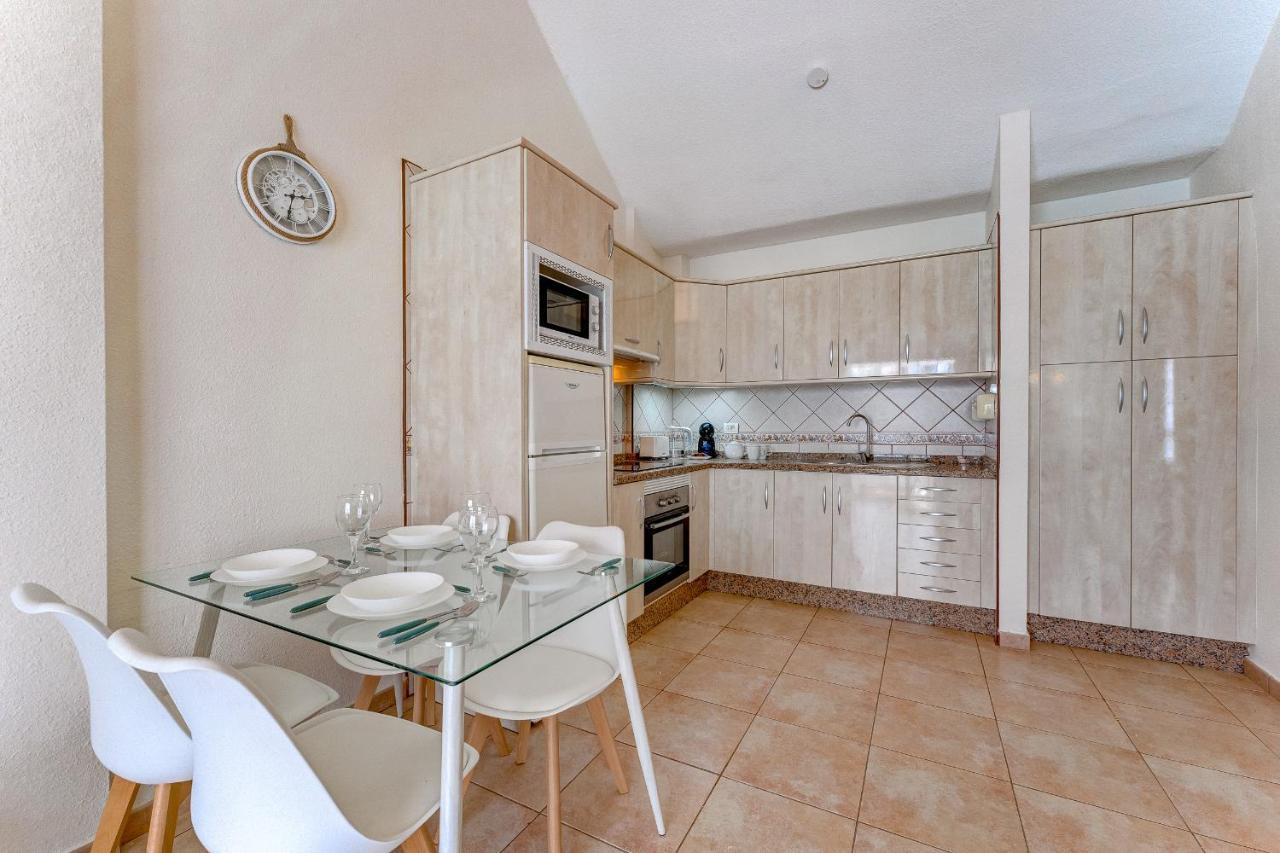 Pretty 1B Apartment In Diamantes 2, Heated Pool Los Cristianos  Bagian luar foto