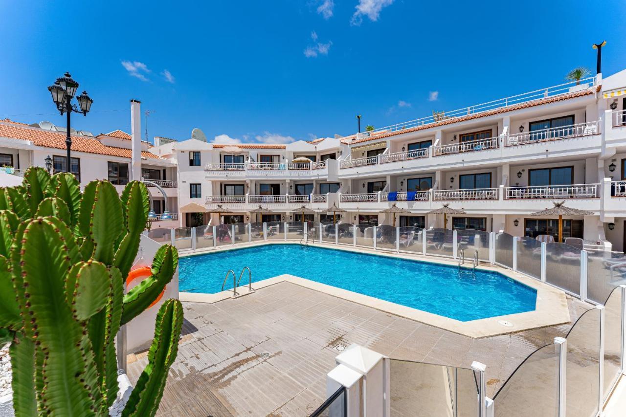 Pretty 1B Apartment In Diamantes 2, Heated Pool Los Cristianos  Bagian luar foto